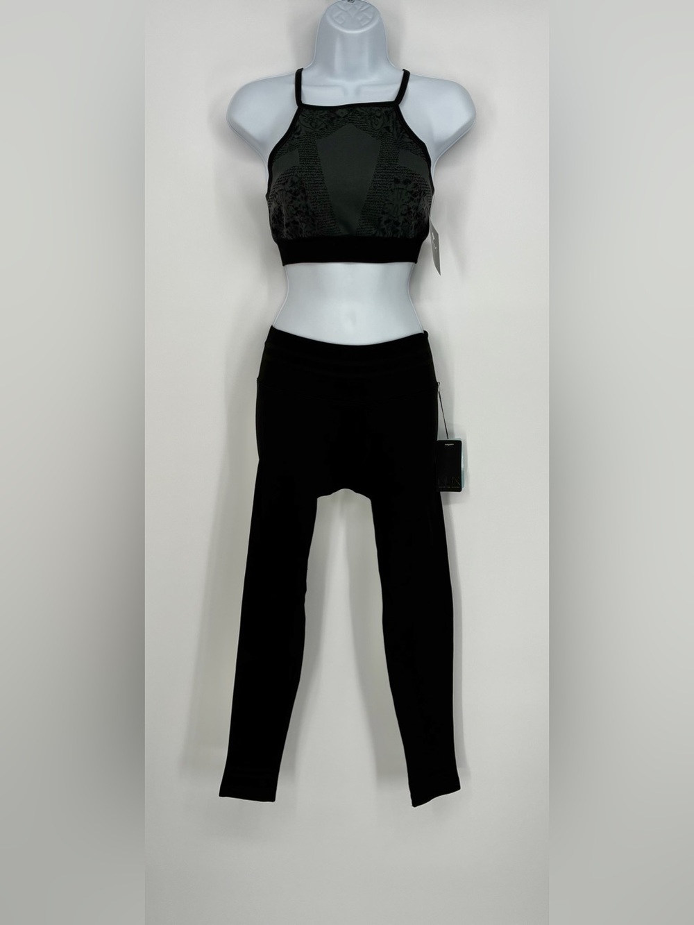 NUX Activewear NWT Seamless Set One By One Jacquard Crop Bra M & Leggings S/M